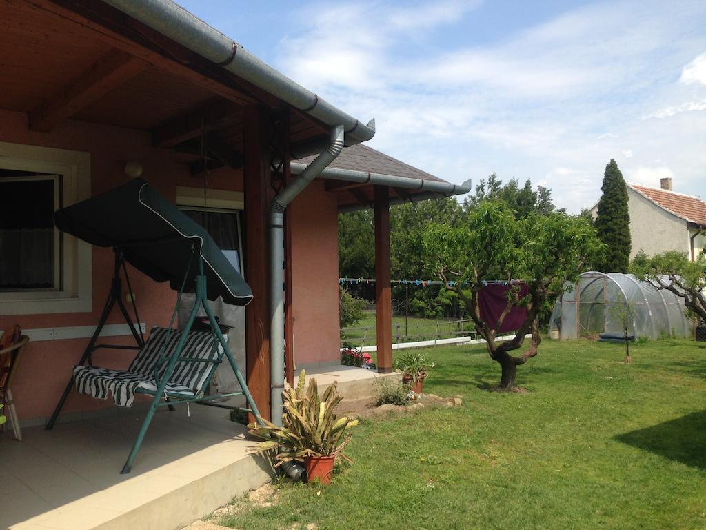 Nemeth Apartmanhaz Balatongyörök Oda fotoğraf